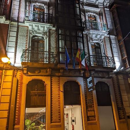 Hotel Puerto De 利亚内斯 外观 照片