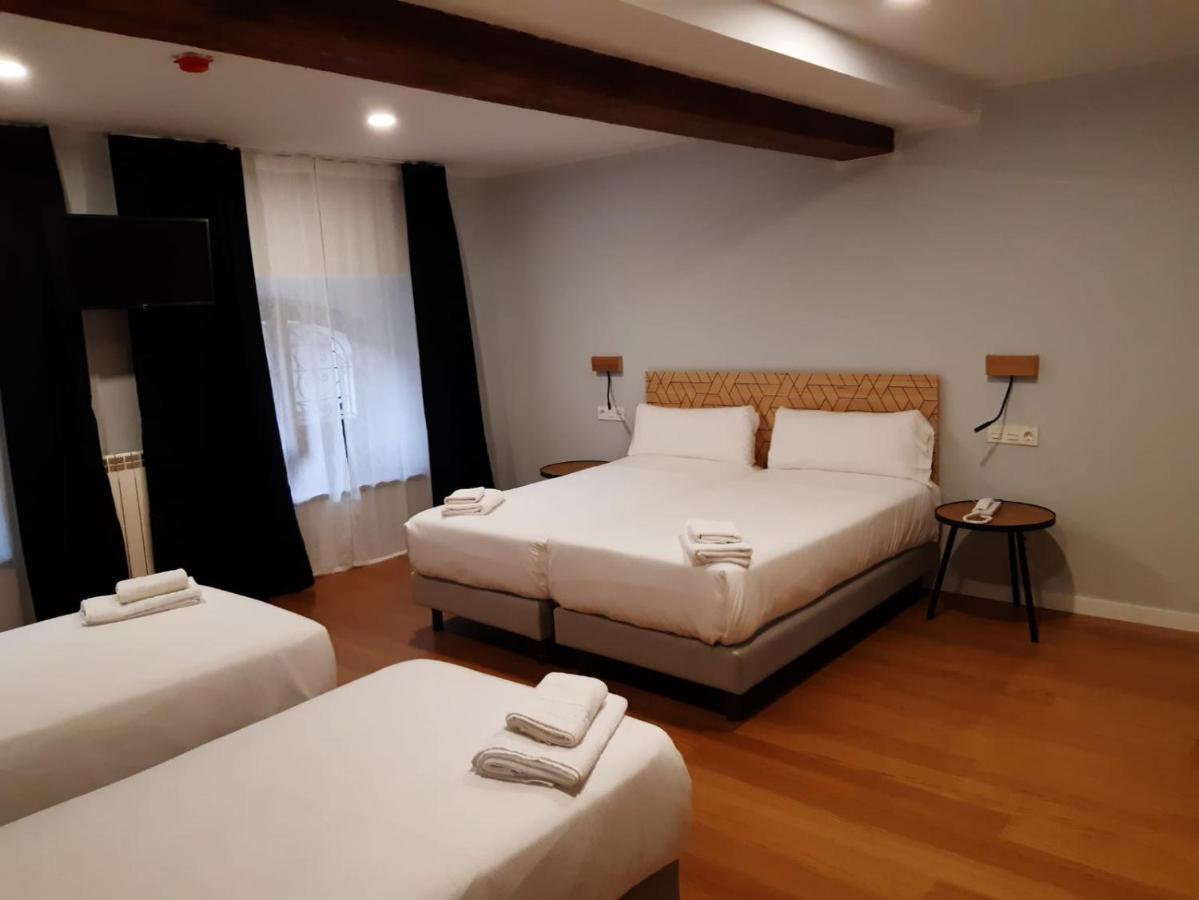 Hotel Puerto De 利亚内斯 外观 照片