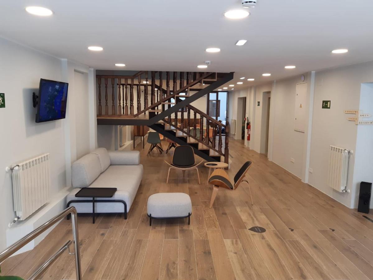 Hotel Puerto De 利亚内斯 外观 照片