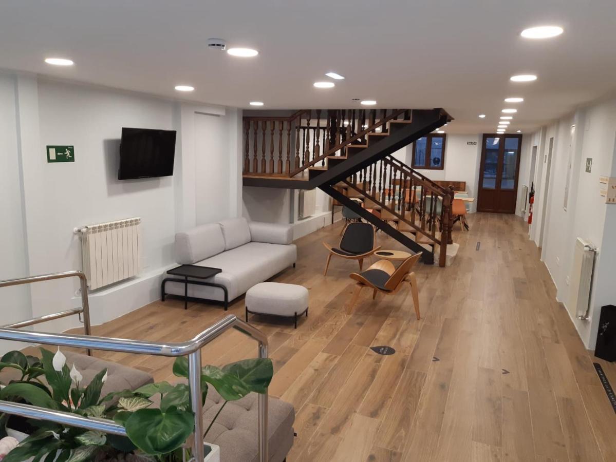 Hotel Puerto De 利亚内斯 外观 照片
