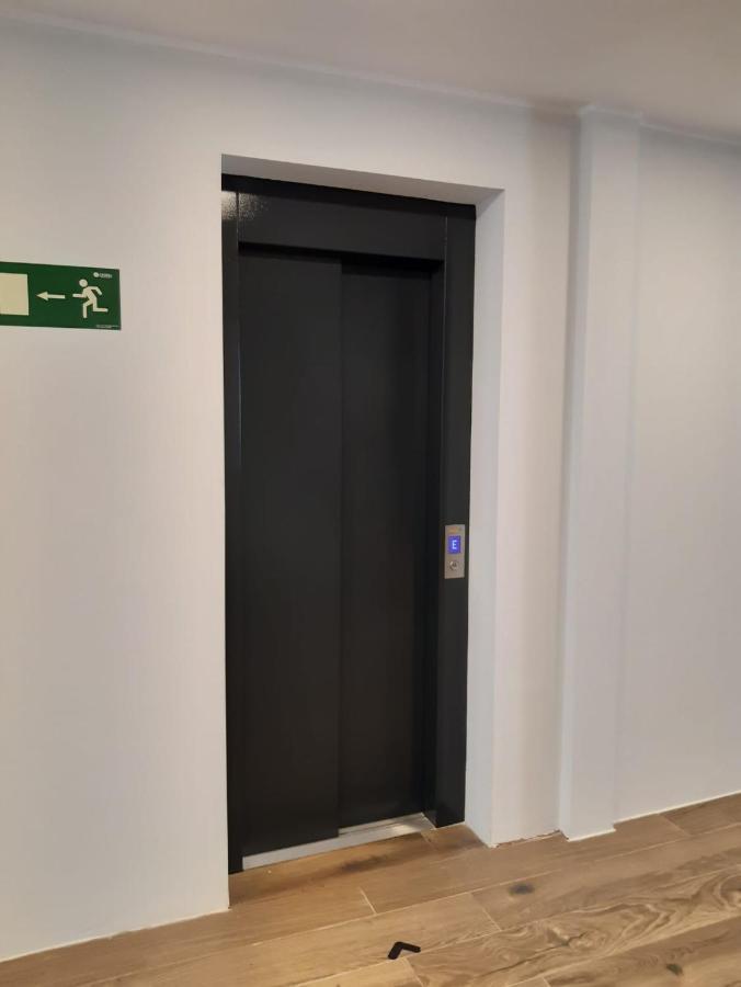 Hotel Puerto De 利亚内斯 外观 照片
