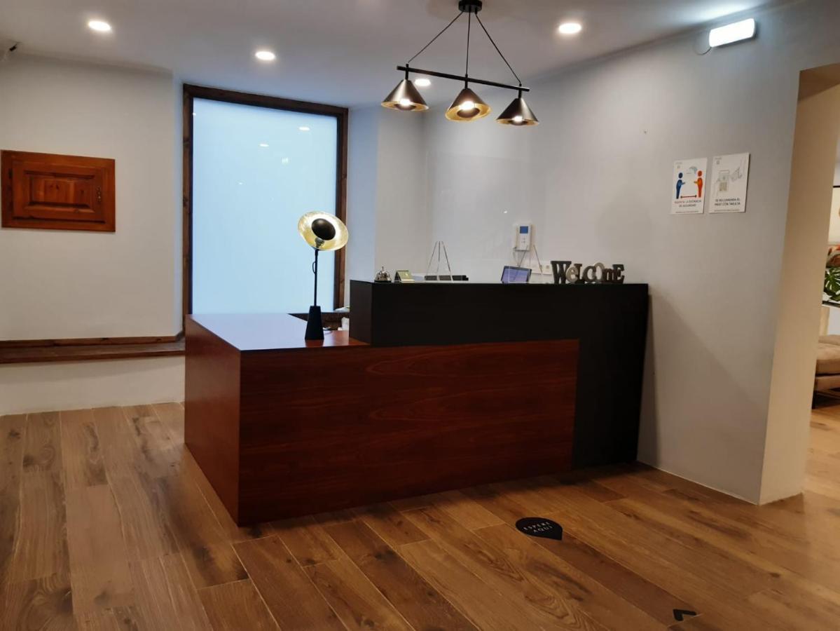 Hotel Puerto De 利亚内斯 外观 照片