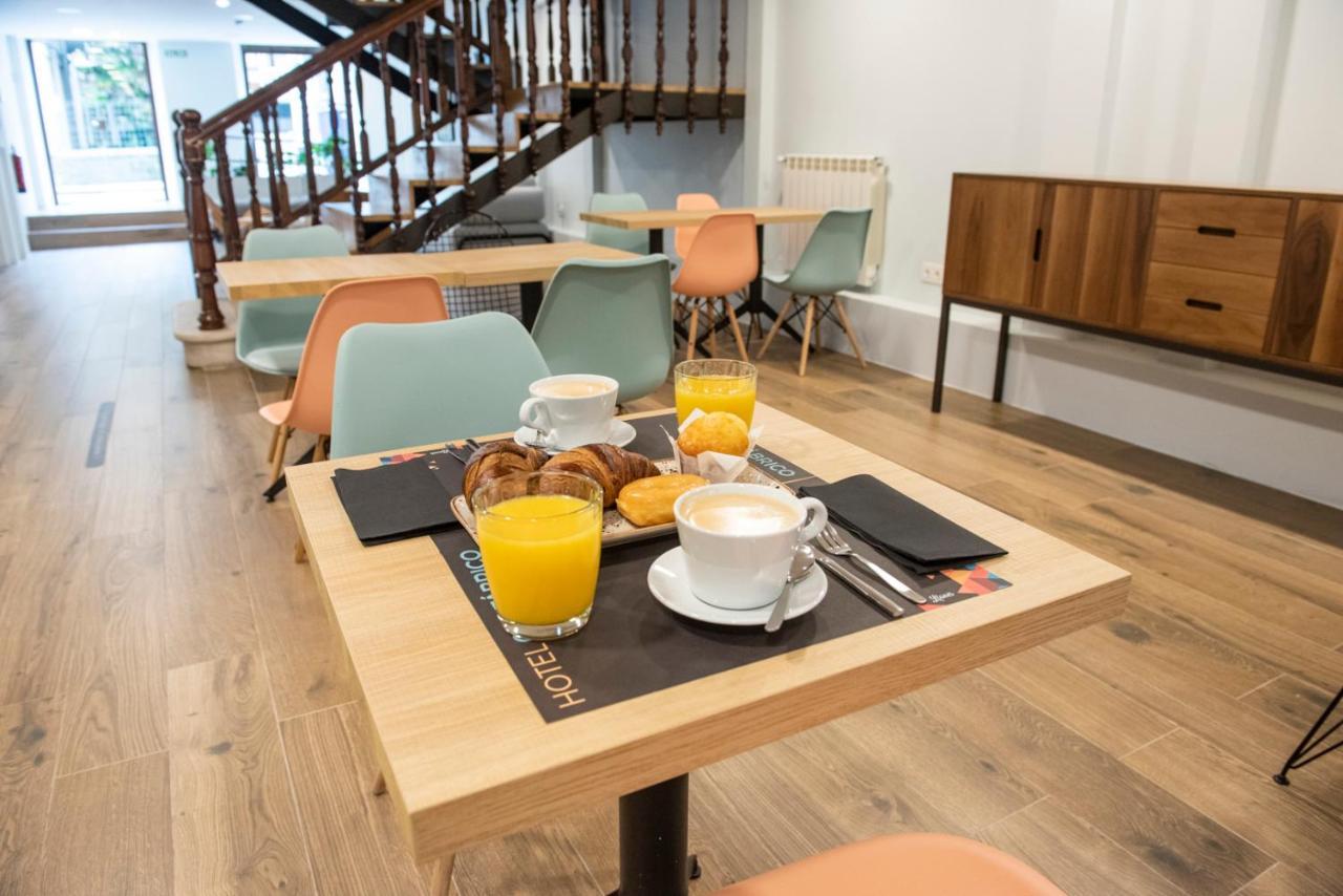 Hotel Puerto De 利亚内斯 外观 照片