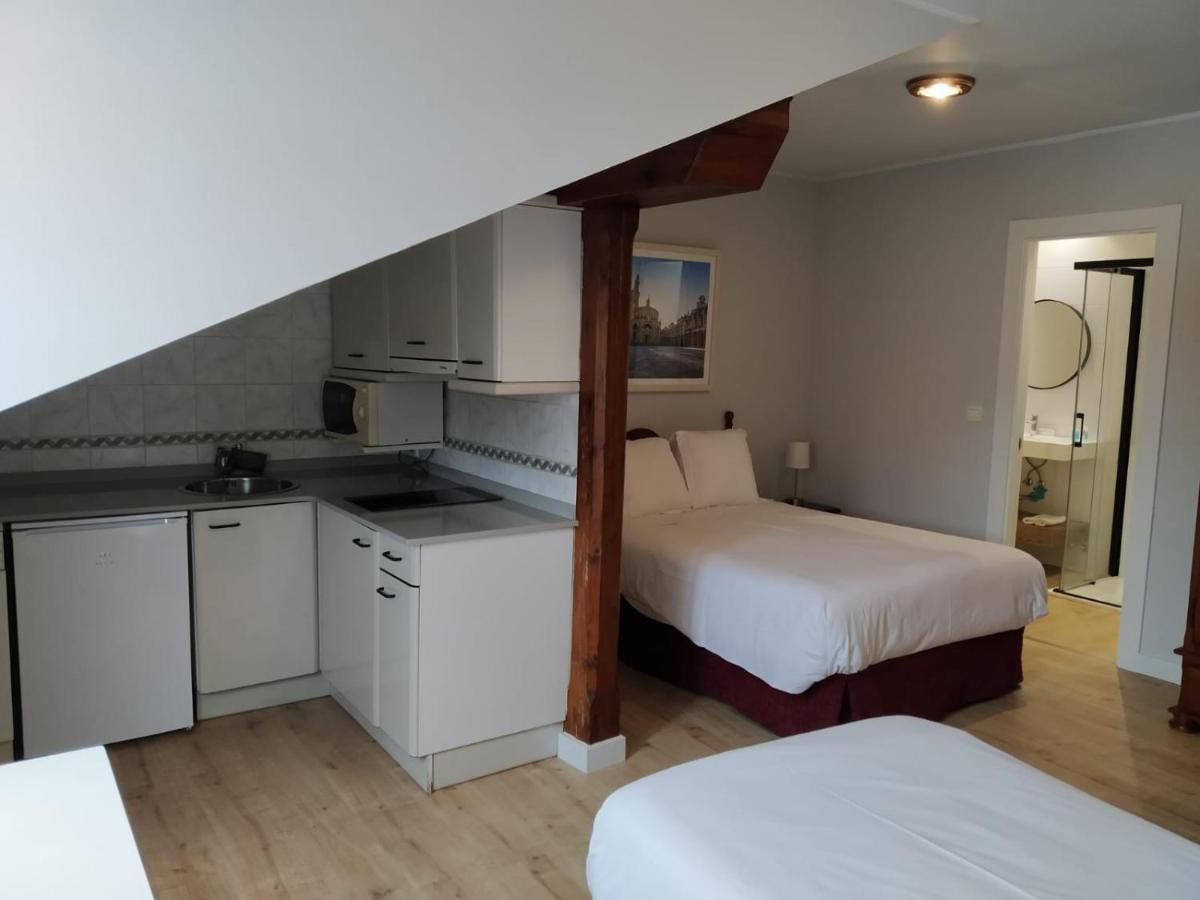 Hotel Puerto De 利亚内斯 外观 照片