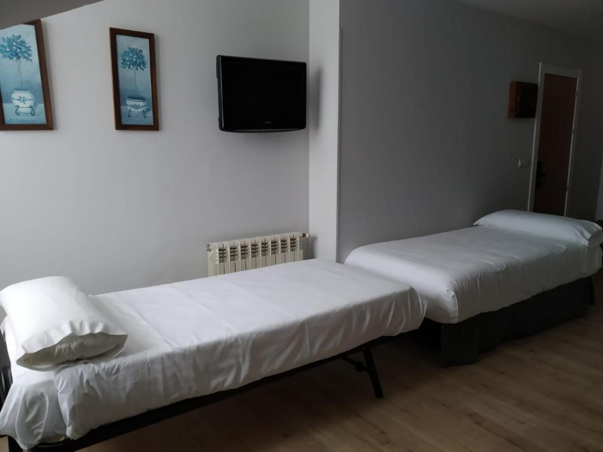 Hotel Puerto De 利亚内斯 外观 照片